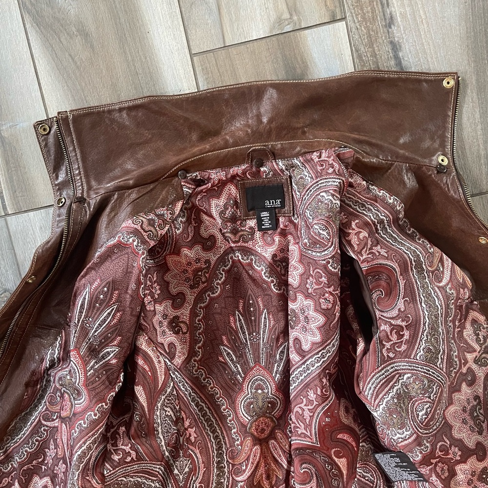a.n.a A New Approach Brown Genuine Leather BomberJacket with zipper and button - Picture 9 of 11